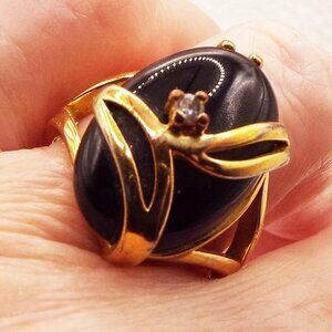 SETA GOLDEN HUGE ONYX OVAL CABOCHON SZ. 8.5 RING 40A